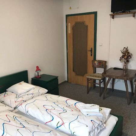 Bendovsky Dvur Bed & Breakfast Dusniky Bagian luar foto