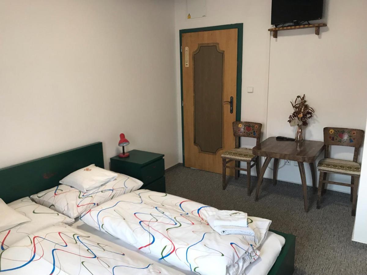 Bendovsky Dvur Bed & Breakfast Dusniky Bagian luar foto